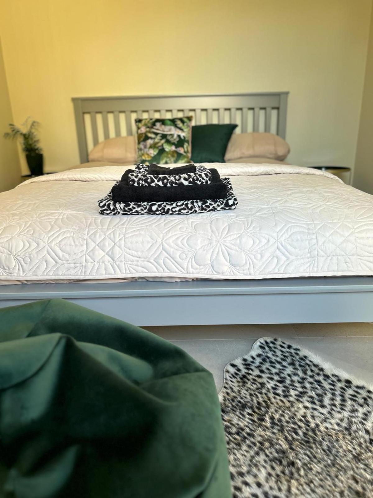 Вилла White Oaks Sussex Twineham Экстерьер фото